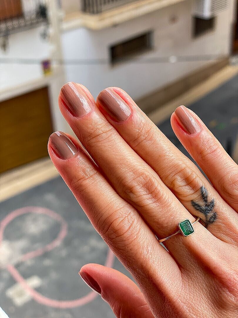 Brown with cold Undertones LED Gel Polish - Freckles | Manucurist
