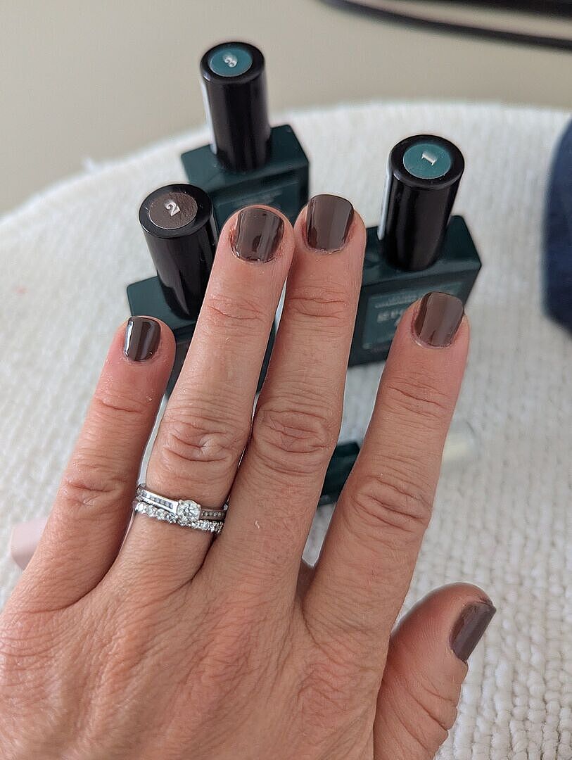 Dark brown with cool undertones Gel nail polish - Mocha | Manucurist