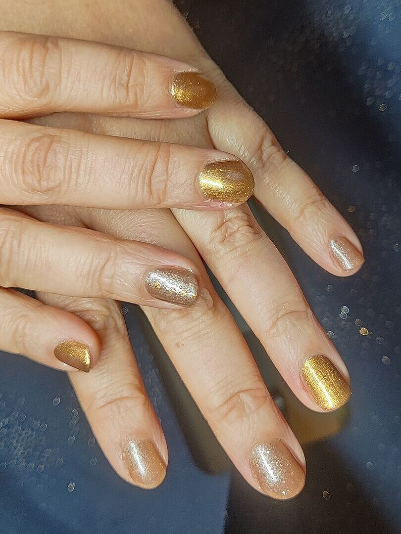 Honey glazed bronze Gel nail polish - Shimmer | Manucurist