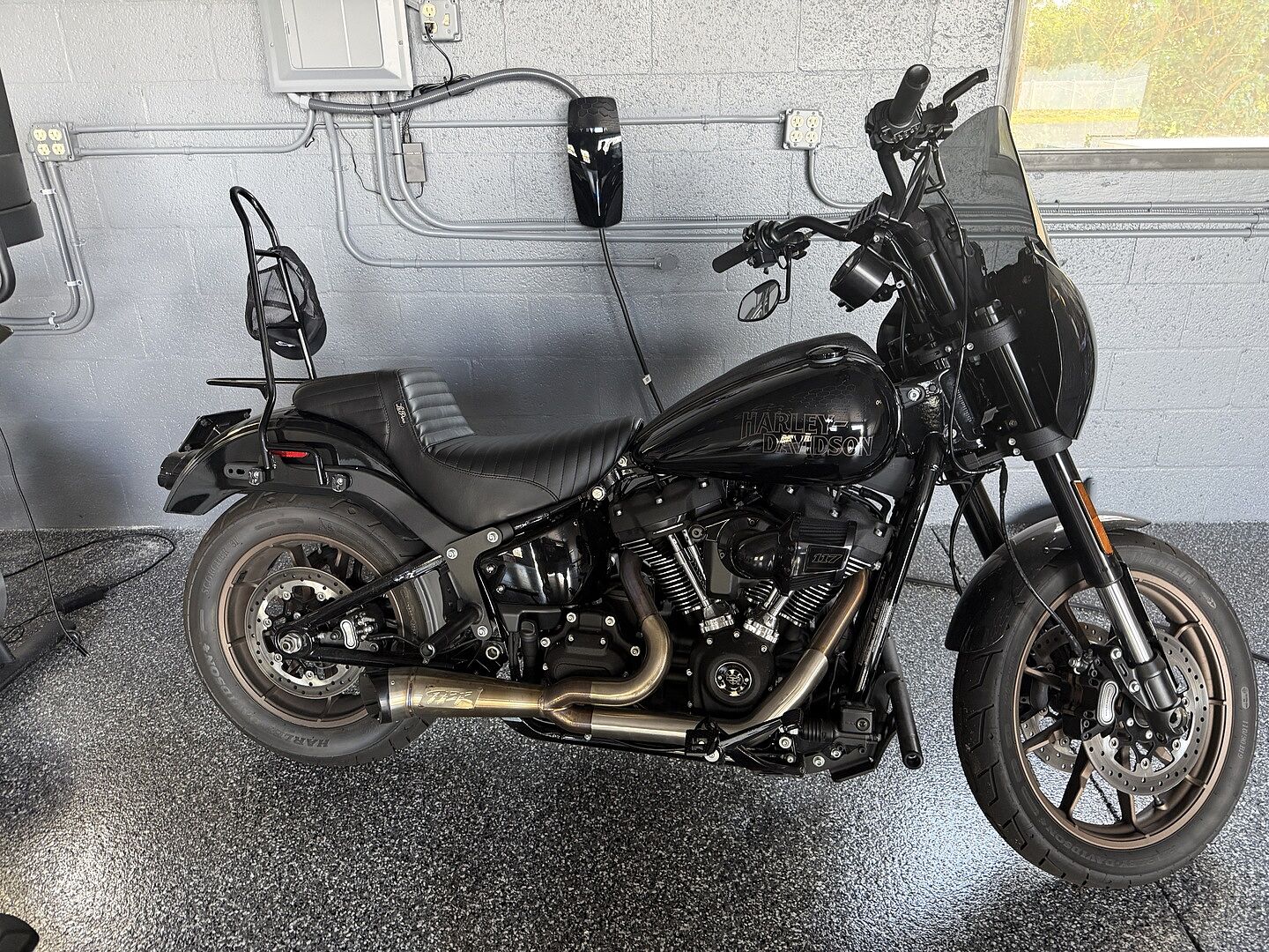 Le Pera Kickflip Daddy Long Legs Seat for 2018-2024 Harley Softail