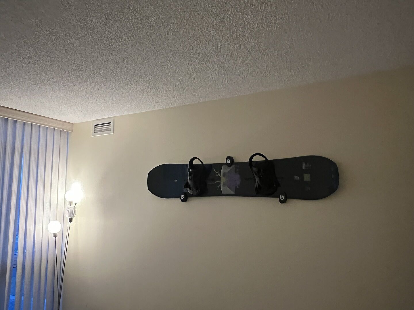 Burton Snowboard Wall Mounts väggfäste svart OS