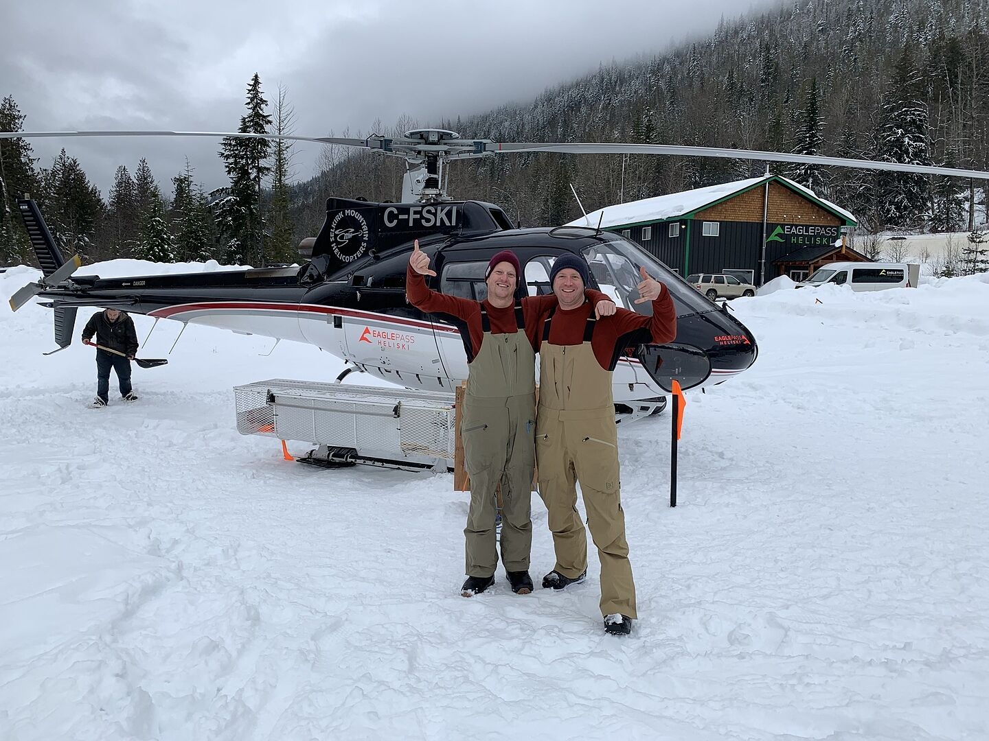 Burton [ak] Freebird 3L GORE-TEX bibbyxor Very Berry