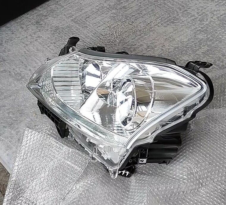 Used]Harrier ZSU60/ZSU65/AVU65 60 system Late Model Toyota Genuine