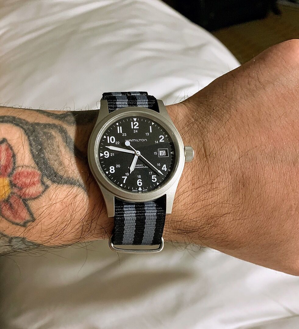 hamilton khaki field mechanical h69439933