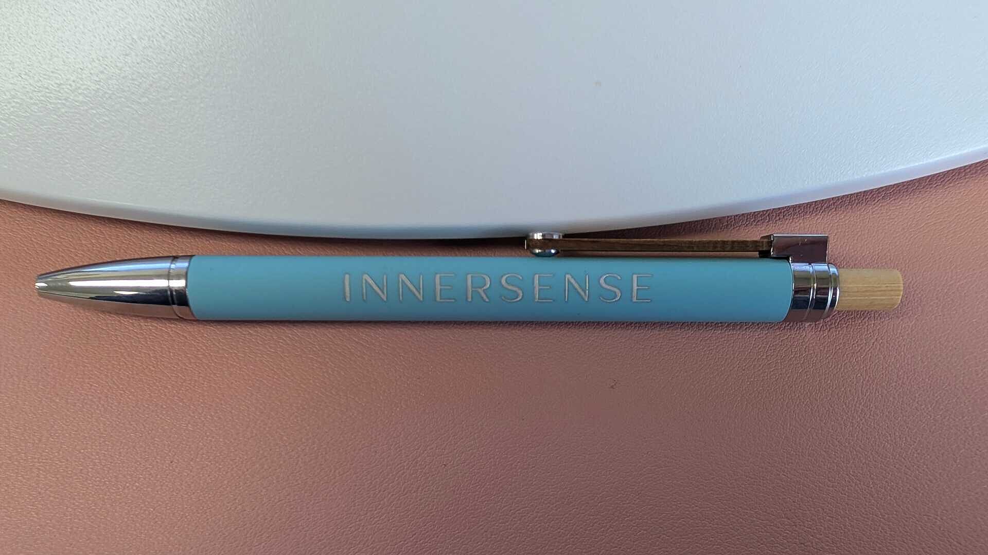Pens engraving color is