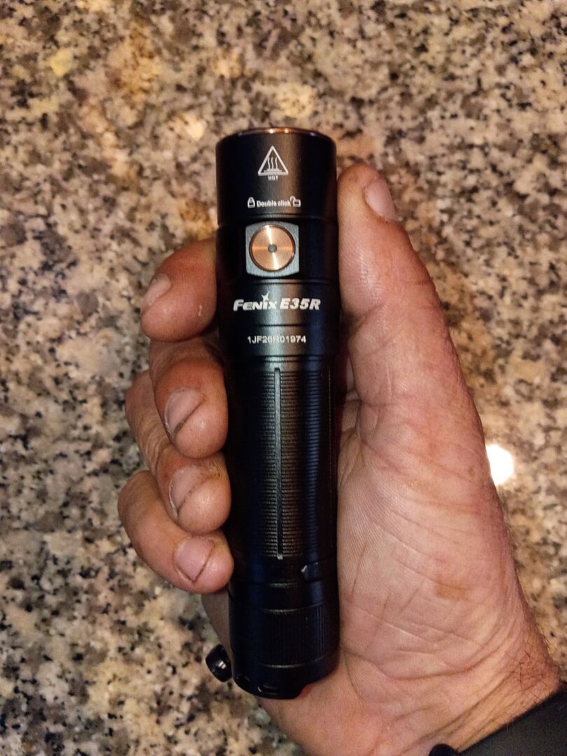 LD30 RENEGADE Flashlight - Fenix Lighting