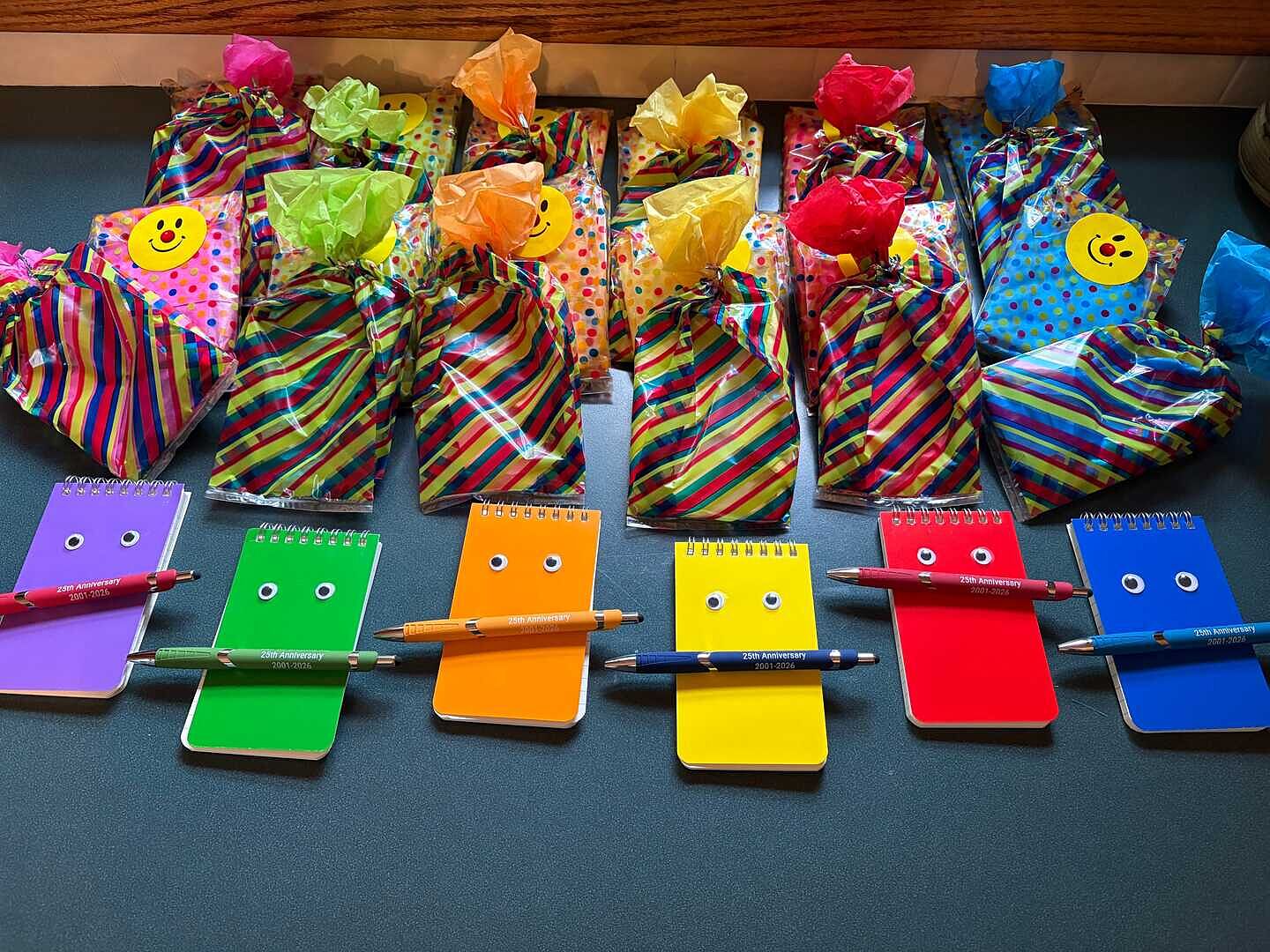 Loved the pens. Assorted