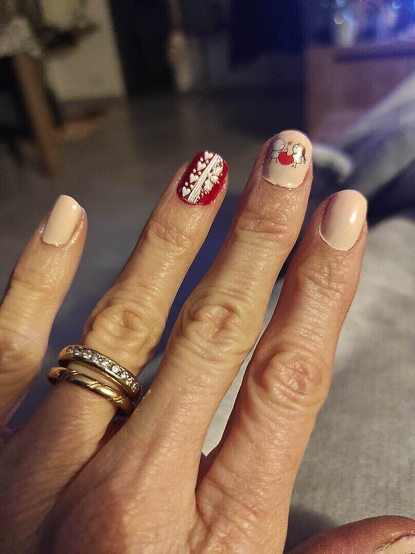ネクメイドナナ レッド RED Bright red Gel nail polish - Anémone | Manucurist – Manucurist US