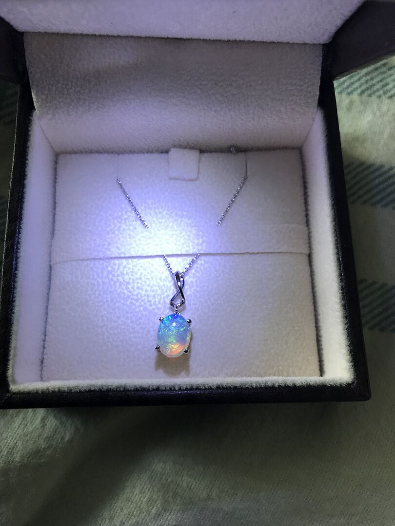 Pretty Stone, but thin chain