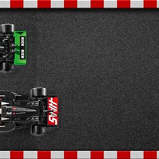 LEGO® Speed Champions - KICK Sauber F1® Team C44 Race Car