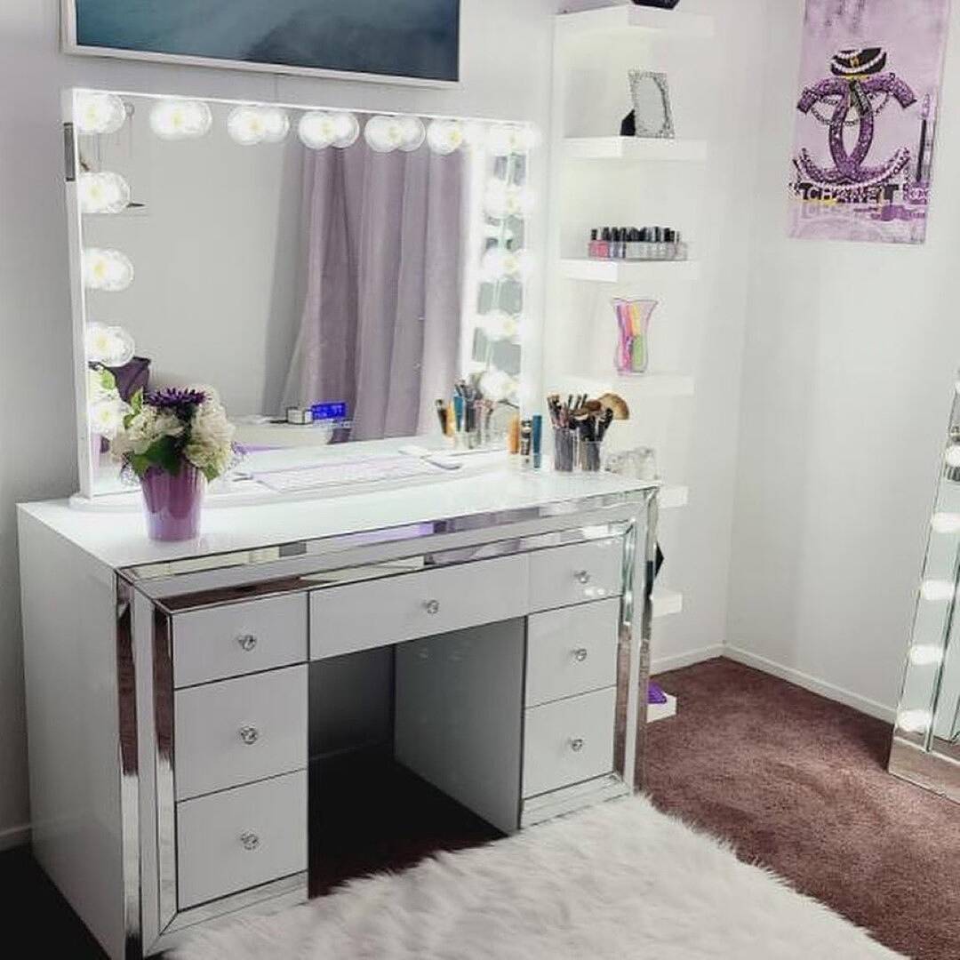 premium mirrored vanity table