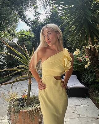 selfie leslie yellow maxi dress Kenny One Shoulder Tiered Floral Maxi Dress Yellow