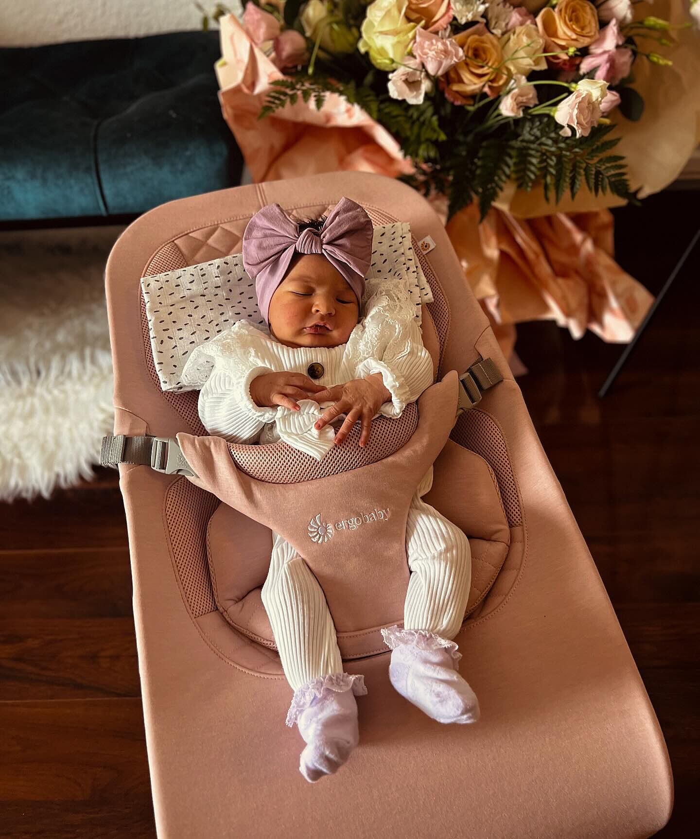 大人気　24aw fcrb BABY SET Amazon.com : Ergobaby Evolve Bouncer and Toy Bar Set - Light