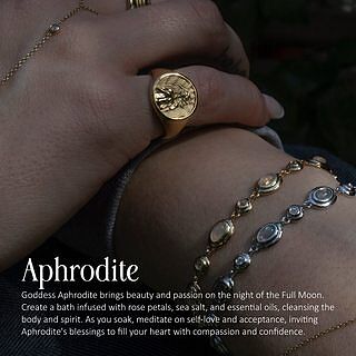 Aphrodite Signet Ring