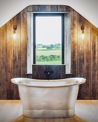 Sleek Edison Wall Light