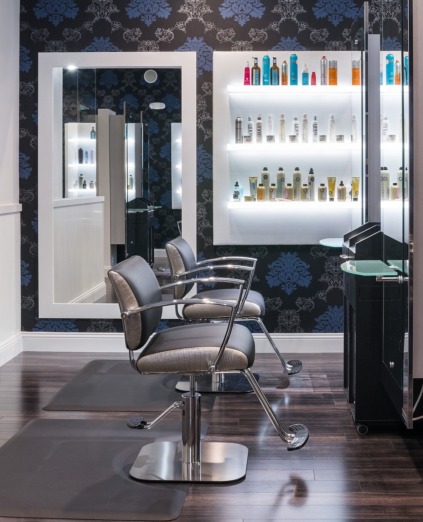 Pibbs Rosa Salon Styling Chair 5806 w/ Extra Wide Seat Chrome Arms