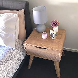 niva bedside table