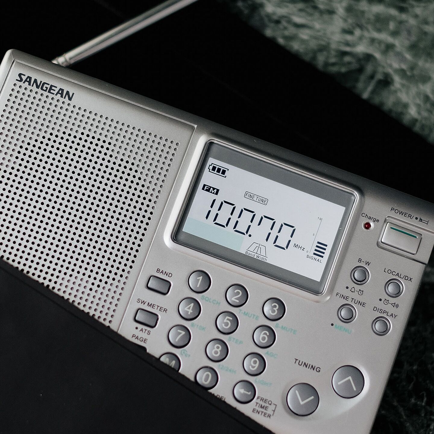 Sangean ATS-405J・AM/FM/SW マルチバンドラジオ– SUPER KOPEK Sangean ATS-405J・AM/FM/SW マルチバンドラジオ– SUPER KOPEK