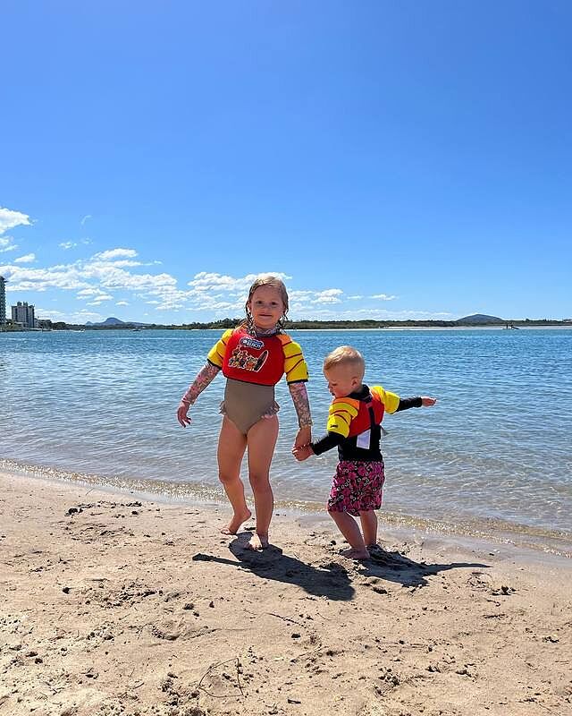 Red Kangaroo Beach Water Wings Vest - Red/Yellow