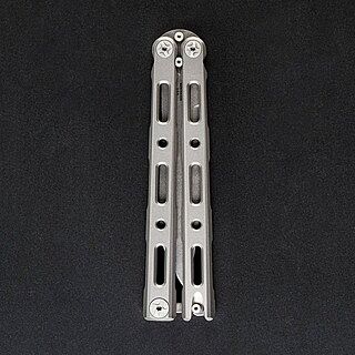 82 Laro™ Bali-Song Knife in Gray Titanium | Benchmade Knives