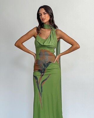 selfie leslie green maxi dress Jessalynn Cut-Out Long Sleeve Maxi Dress Green