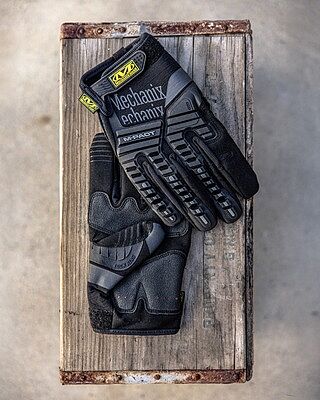 M-Pact® Red | Mechanix US