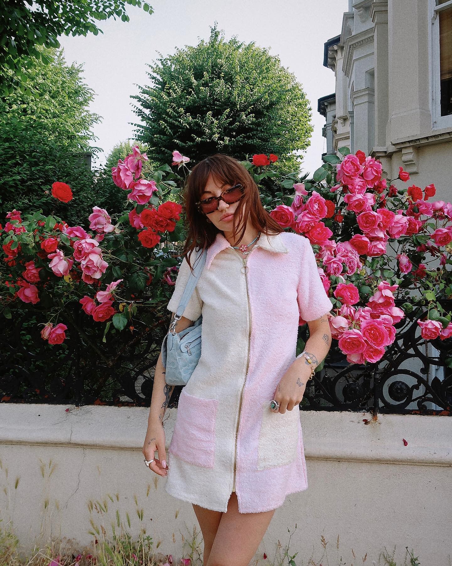 ELLE IN BLACK – SUNDAY SOMEWHERE