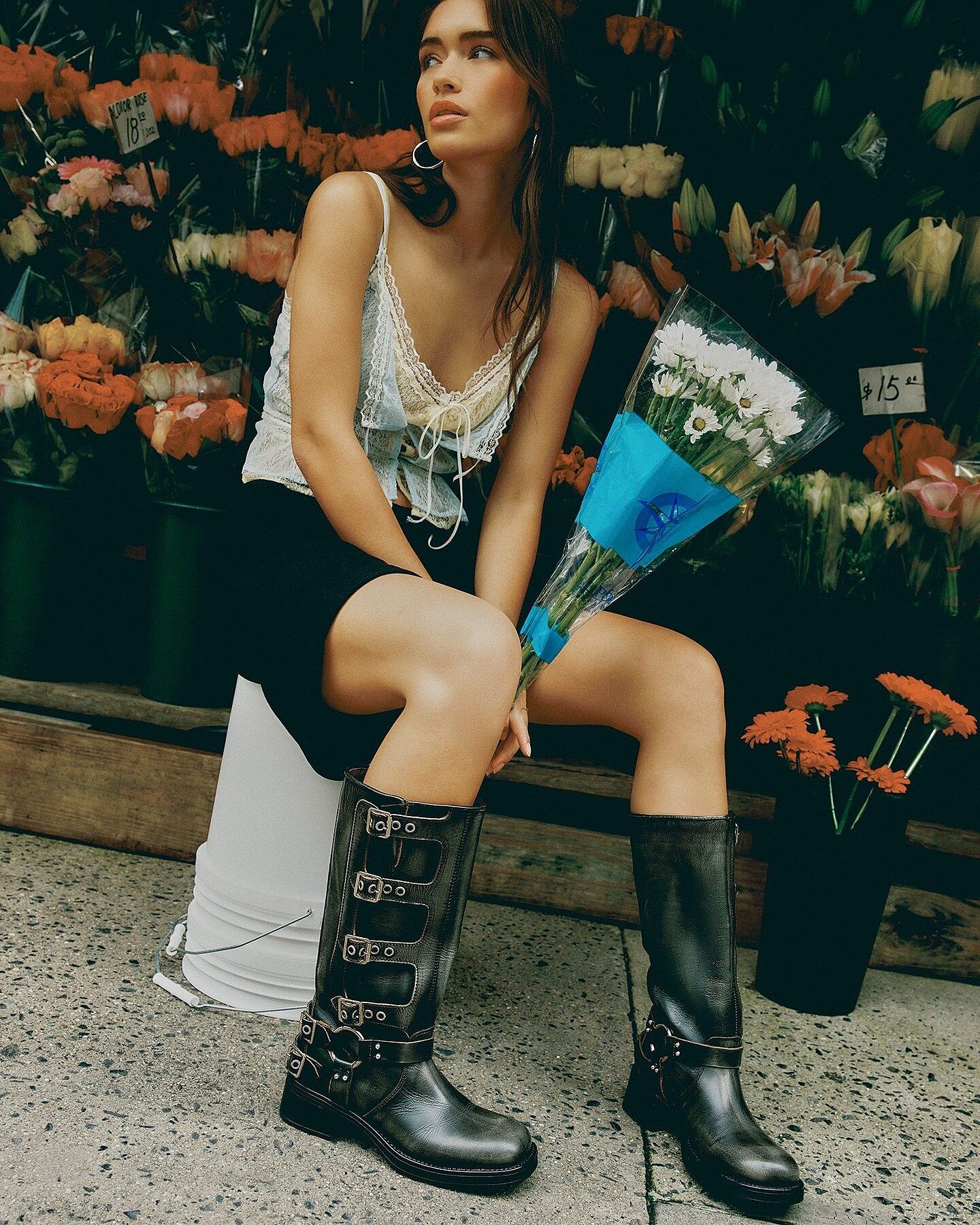NY発ブランド steve madden フラットシューズ　シルバー スティーブ マデン STEVE MADDEN デザインソールスニーカー