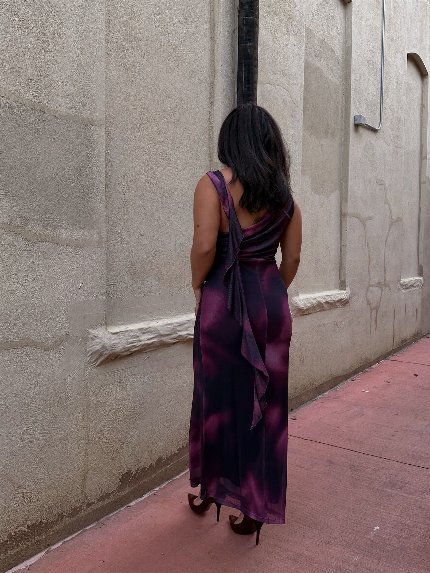Saffra Shoulder Sash Ruched Maxi Dress Print Wine | Selfie Leslie
