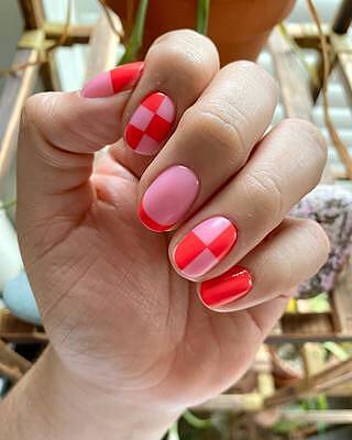 Pink checkered sold press on nails