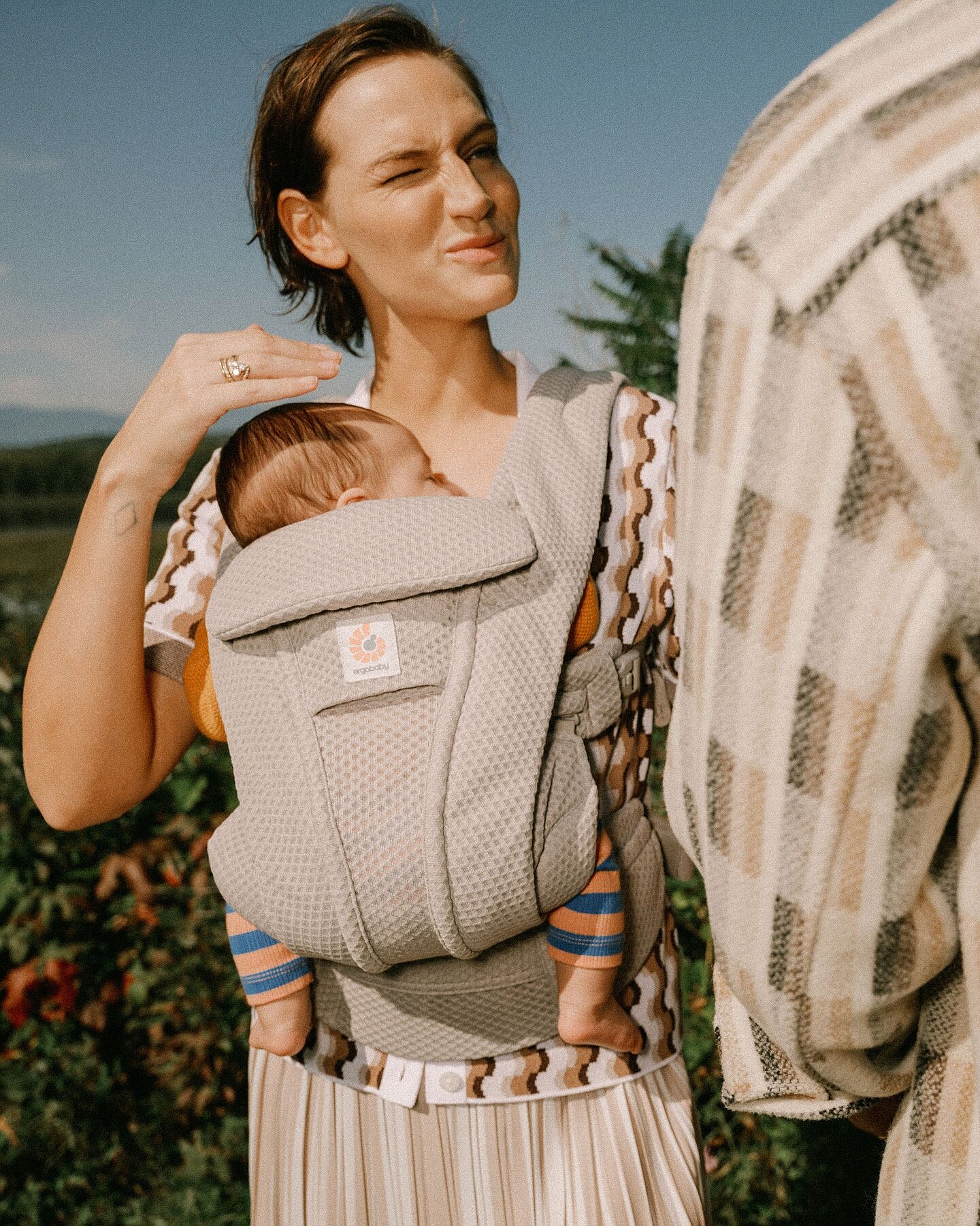 ⭐︎ご購入の前にコメントをお願いします！ergobaby Carrier Amazon.com: Ergobaby All Carry Positions Breathable Mesh