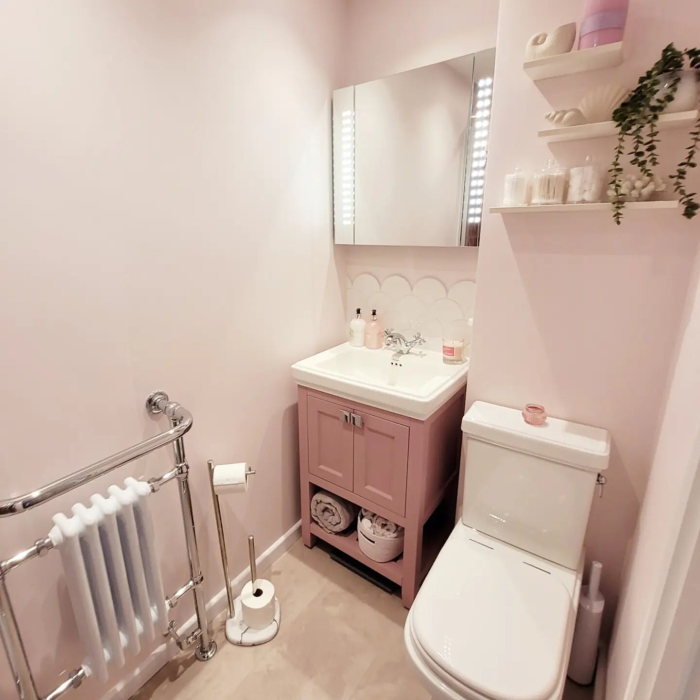 Pyrus Led Illuminated Bathroom Mirror With Shaver Socket