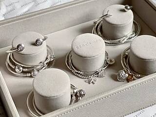 Classic Bangle Tower Accessory