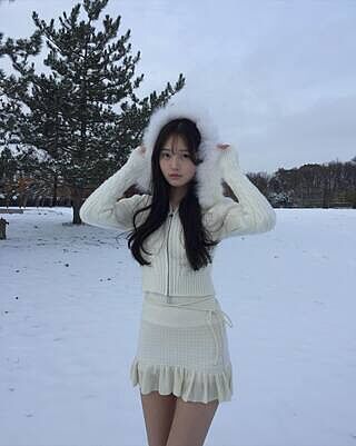 Fur-Hooded Zip-up Knit Crop Cardigan CJ502 - Acubi style | LEWKIN