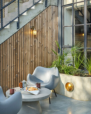 Harbour Outdoor & Bathroom Wall Light - Brass