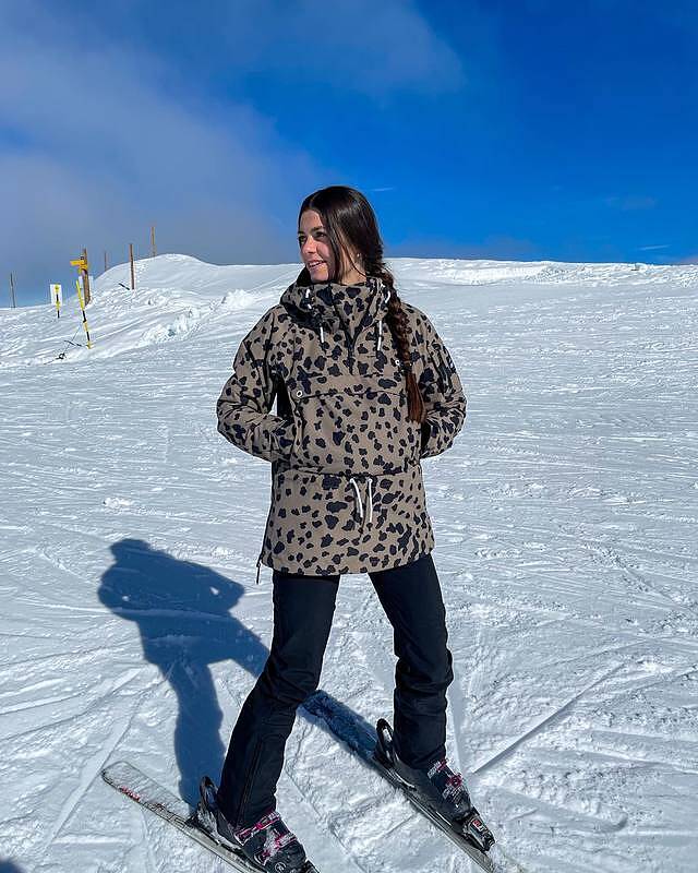 Klant @claedbte in Annok W Snowboard jas Dames Limited Edition Dots