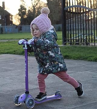 Globber Primo Foldable 3 Wheeled Scooter with Lights