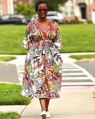 Vogue Patterns V1735 Misses' Deep-V Kimono-inspired Dresses with