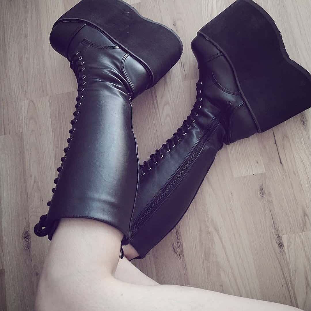 Demonia Mega-602 Unisex Platform Shoes 