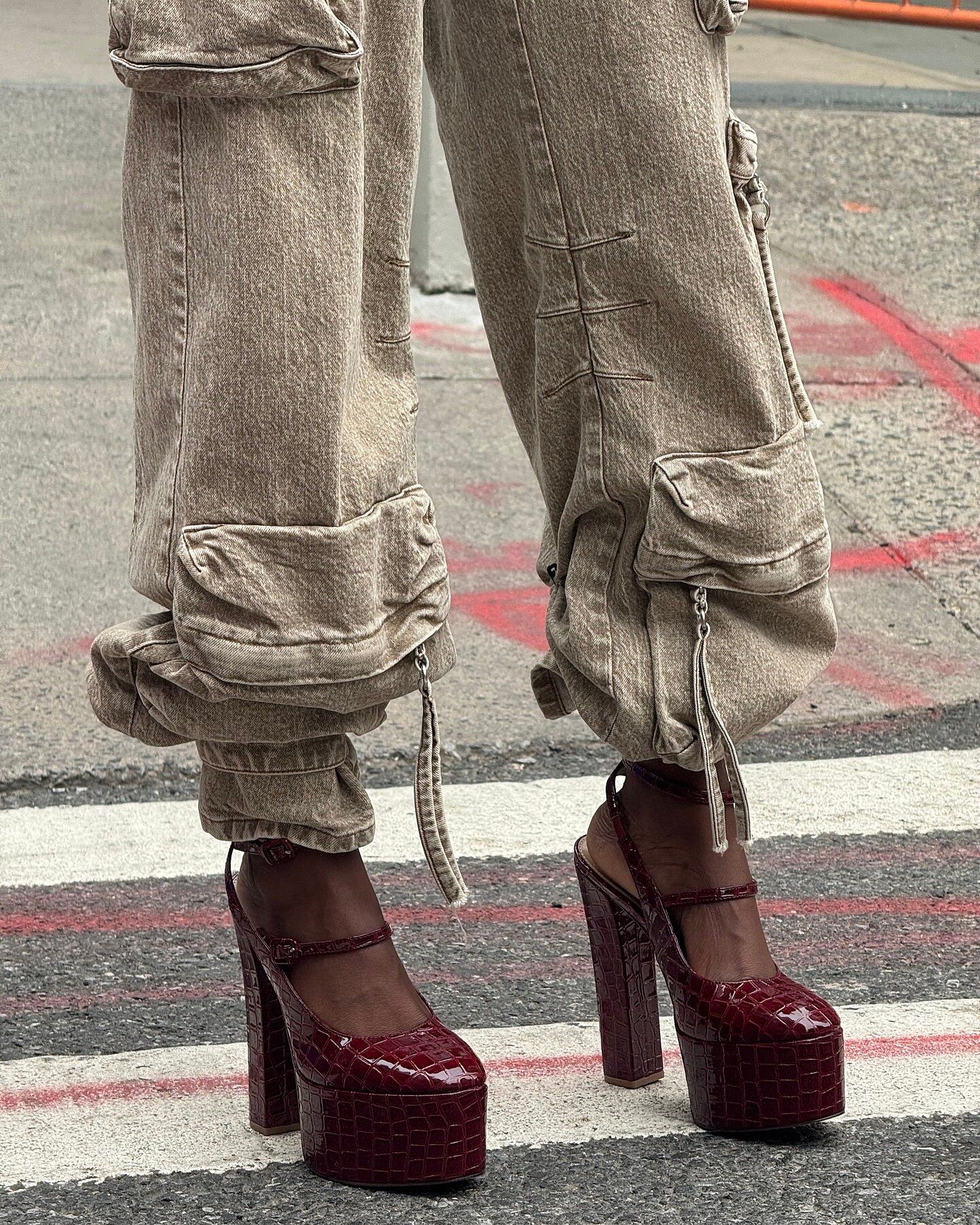 Steve Madden☆ ウッド調ブロックヒール・Wストラップミュール ウッド調【Steve Madden】ブロックヒール Wストラップミュール