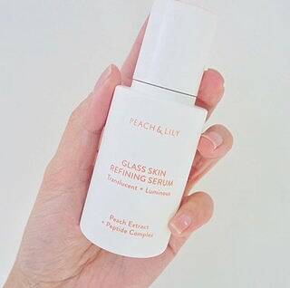 “The Glass Skin Refining Serum has now become my go-to serum! I love how this serum has made my skin a lot clearer, brighter and hydrated ✨ It has definitely changed my skin for the better and I am finding myself wearing less make-up!” - @trishcilla 💕
.
What’s been your experience with our Glass Skin Refining Serum, Peaches? Comment below 👇🏻
.
.
.
#kbeauty #peachandlily #skincare #wellness #koreanbeauty #koreanskincare #kbeauty #beauty #selfcare #koreanskincareroutine #cleanbeauty #skincareroutine #bestbeautybuys #kbeautyaddict #koreabeauty #skincareaddict #skincareaddict #skincarecommunity #kbeautyskincare #skin #bestserum