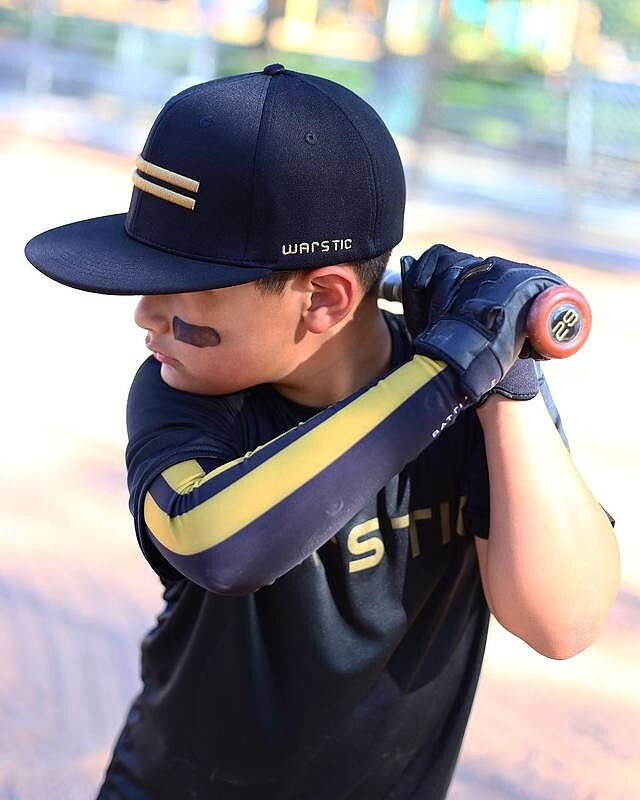 IK3 PRO SHORT CUFF BATTING GLOVES 