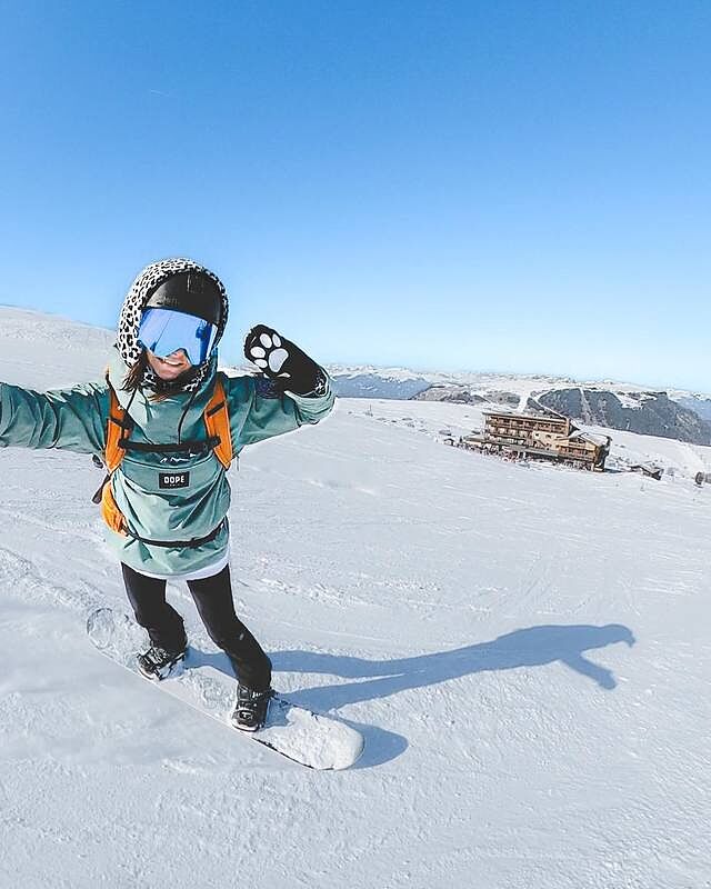 Customer @dn.ang in Blizzard W 2020 Snowboard Jacket Women Faded Green