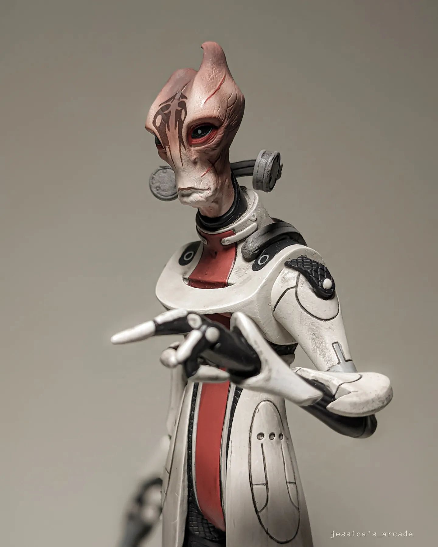 Mordin Solus Collectible Statue – Official Bioware Gear Store