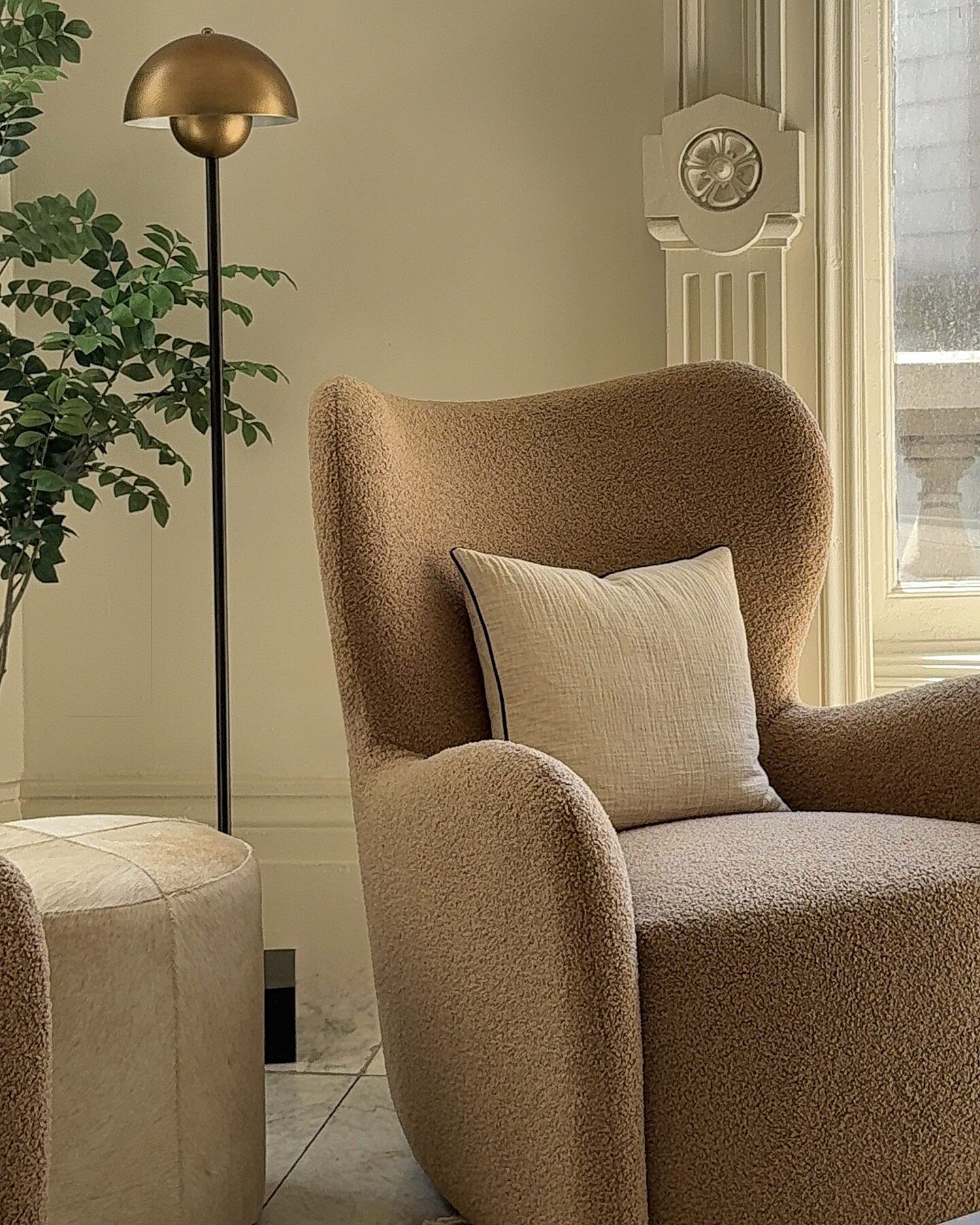 Round Hide Pouf – Arhaus