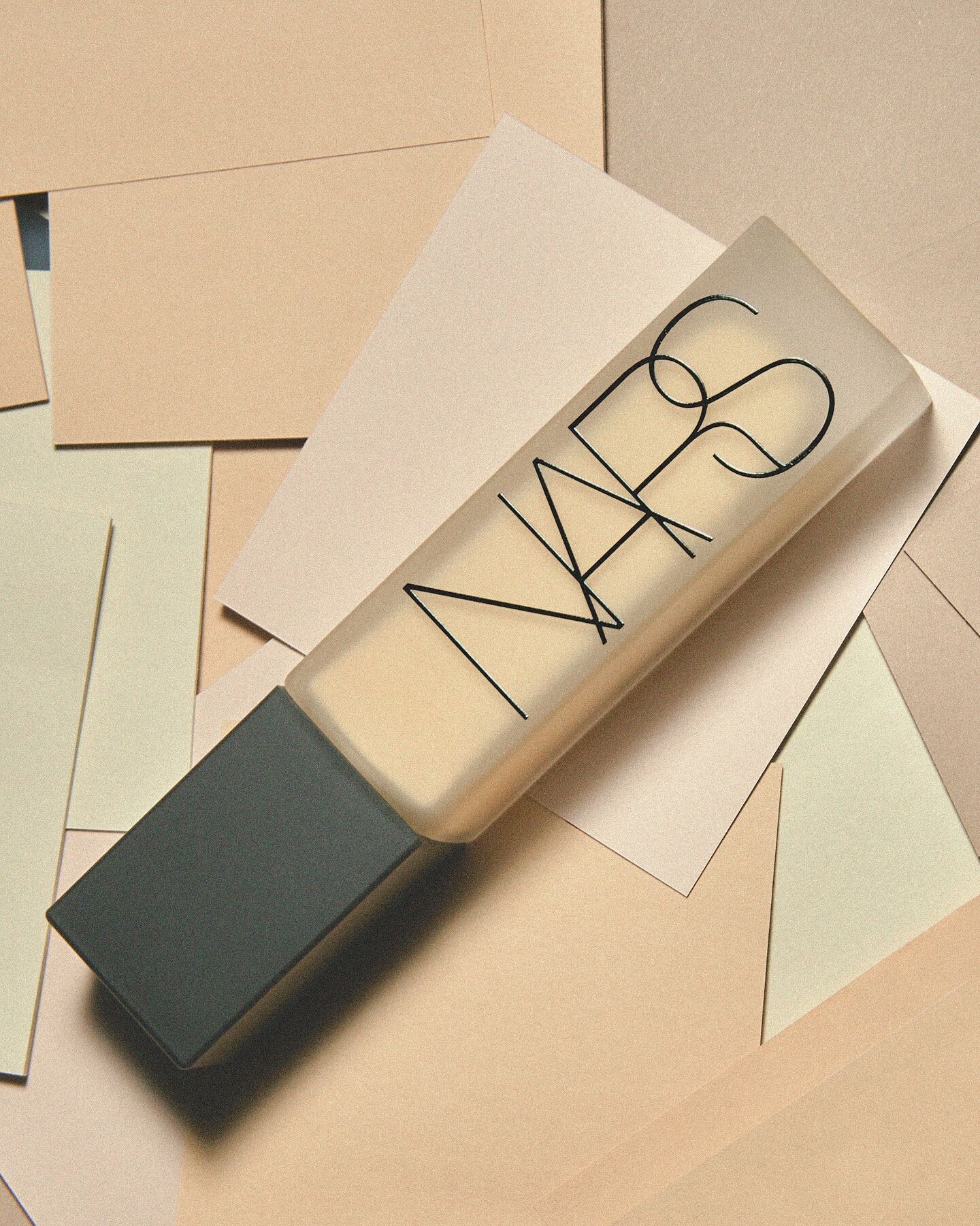 ナチュラル ロングウェア ファンデーション | NARS Cosmetics