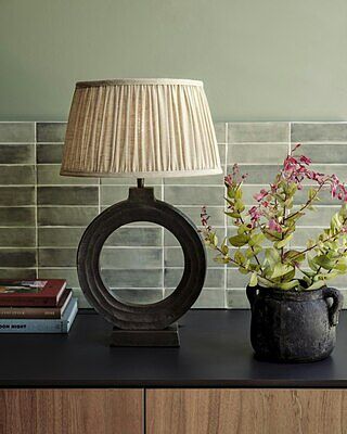 MERGEDV2 - Ornate Circle Table Lamp