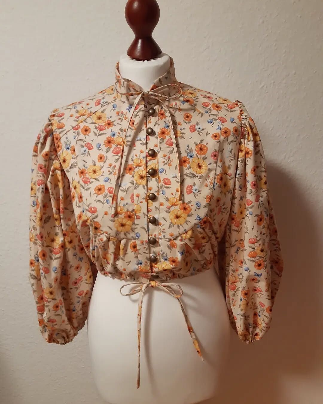 Vogue Patterns V1939 Misses' Top - Sewdirect