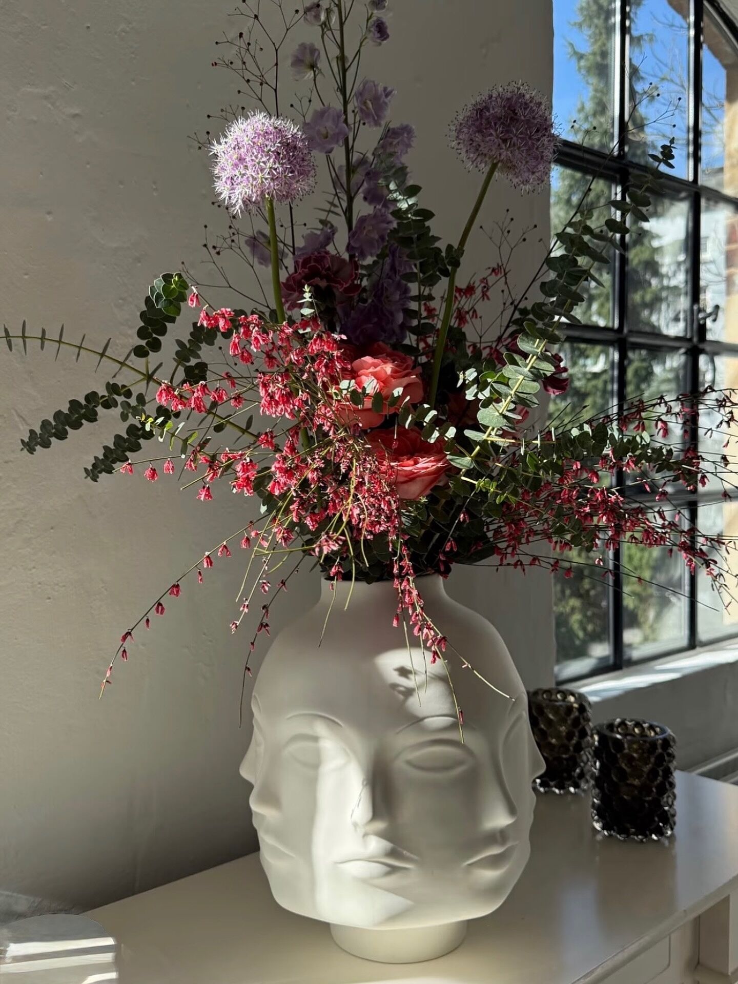 Dora Maar Vase in Porcelain | Jonathan Adler