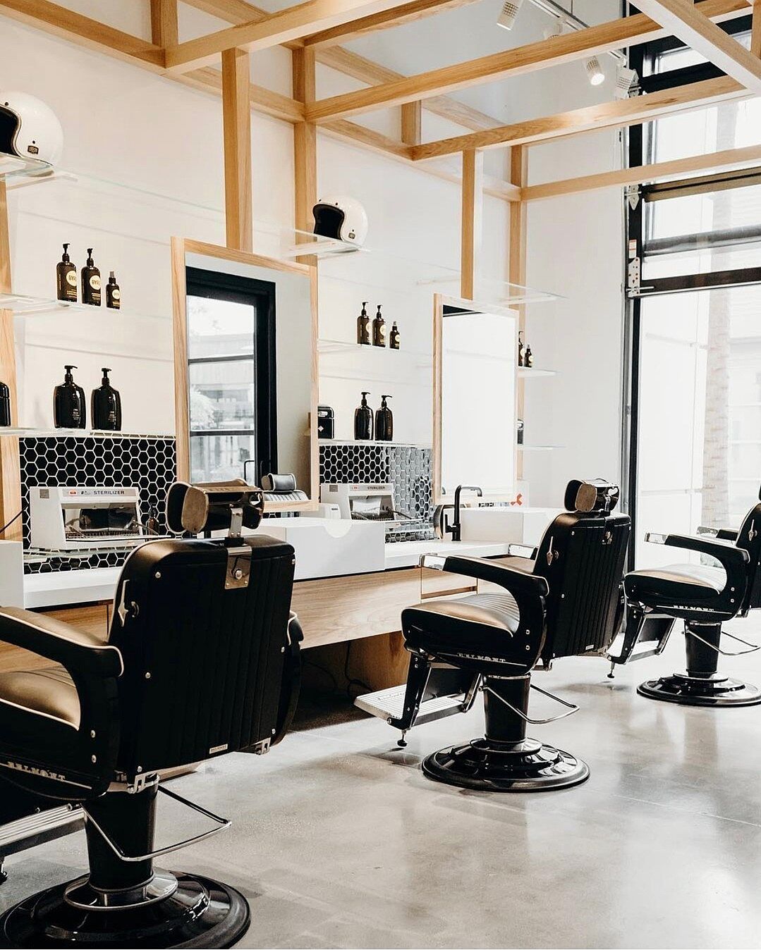 Takara Belmont Elite Black Elegance Barber Chair BB-225BLK for